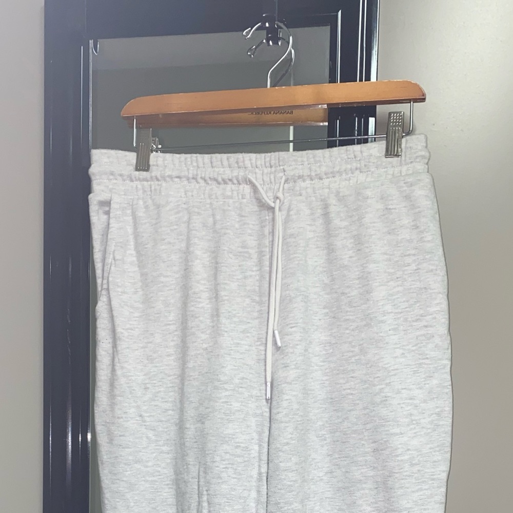 Grey Jogger Sweatpants 🐻